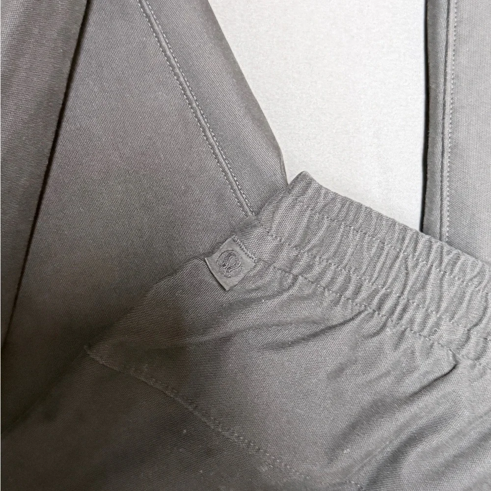 LuluLemon Canvas Pants (Size: Medium)